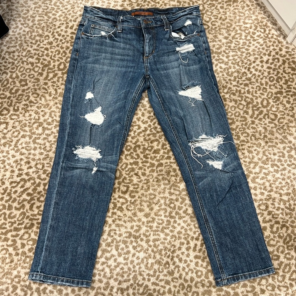 Joes Jeans Distressed Crops